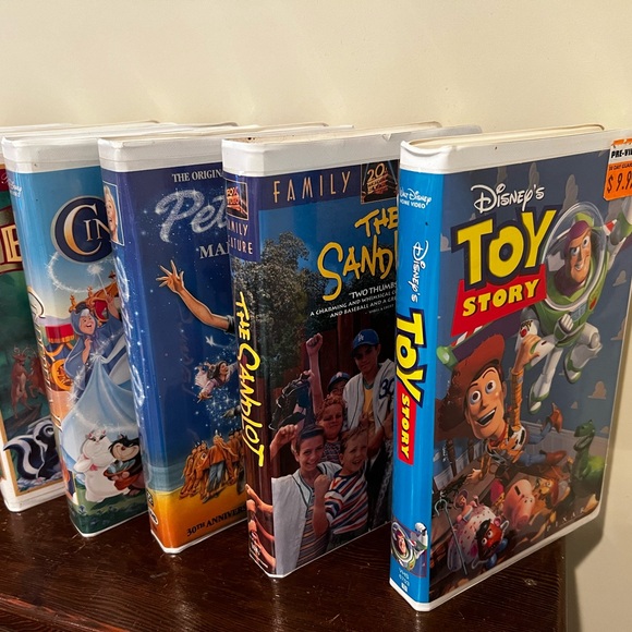 Lot of Ten (10) Disney VHS Tape Rated with Three (3) New Sealed Rated G & One PG - Picture 4 of 8